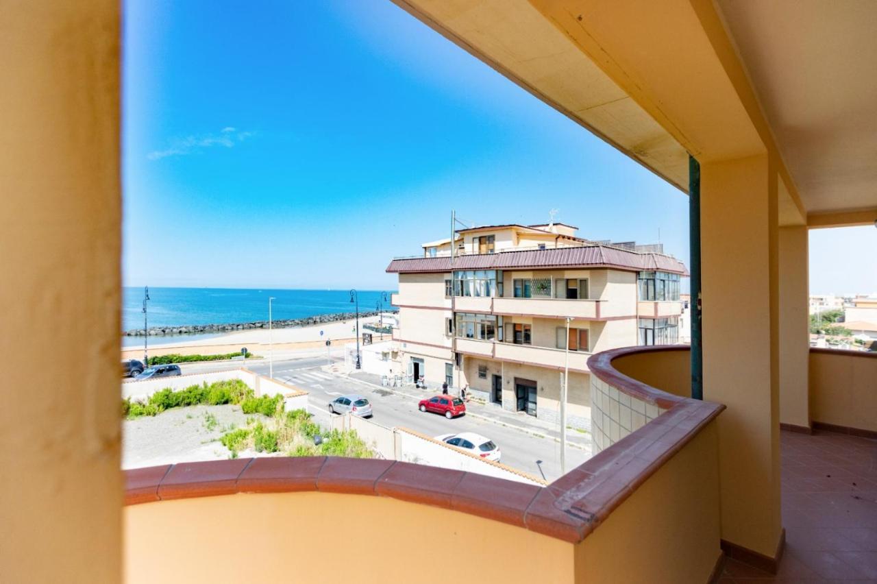 Appartement Waterfront House Fiumicino Extérieur photo